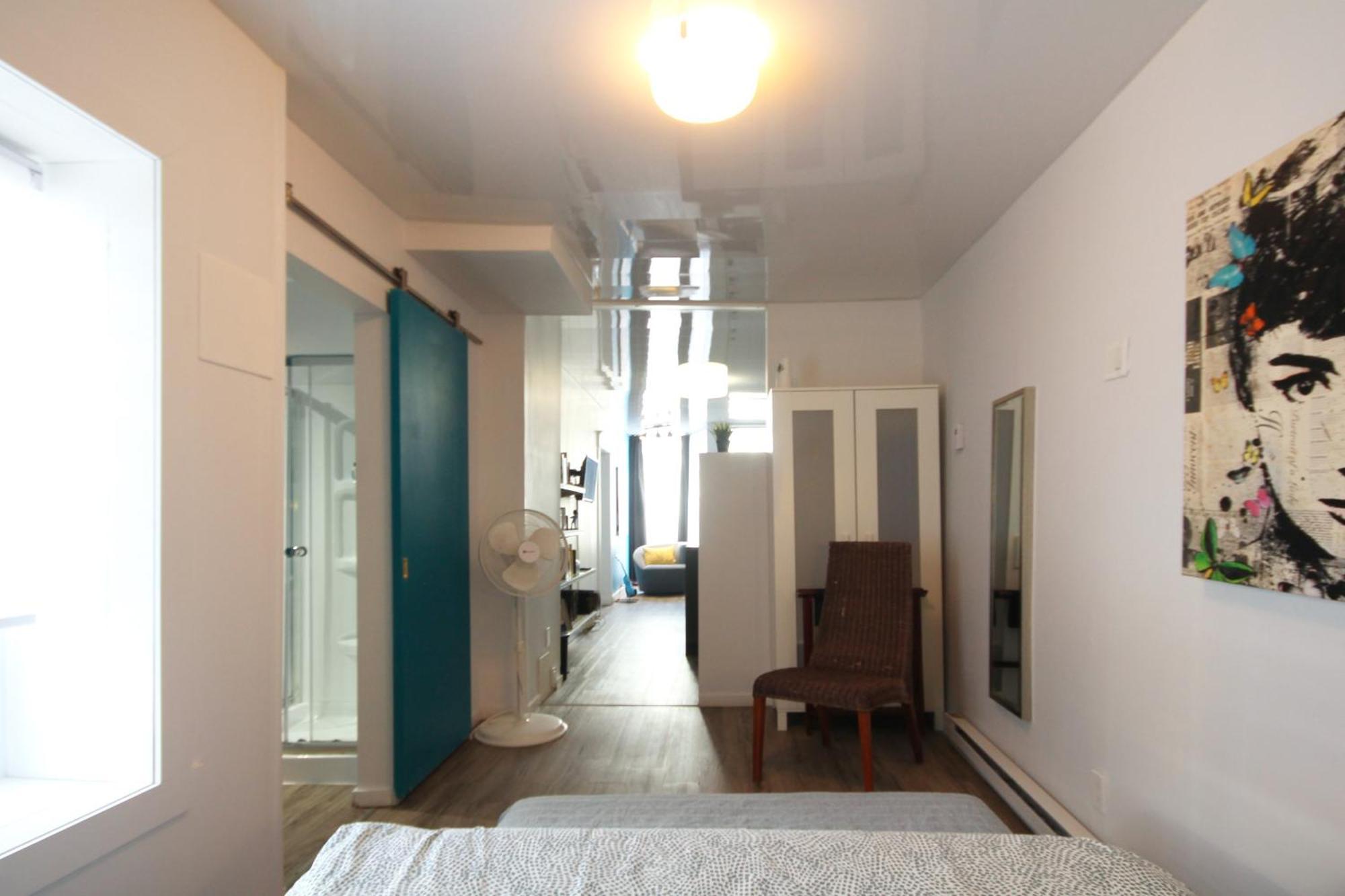 Place Des Arts By Hebergements Dcl Apartment