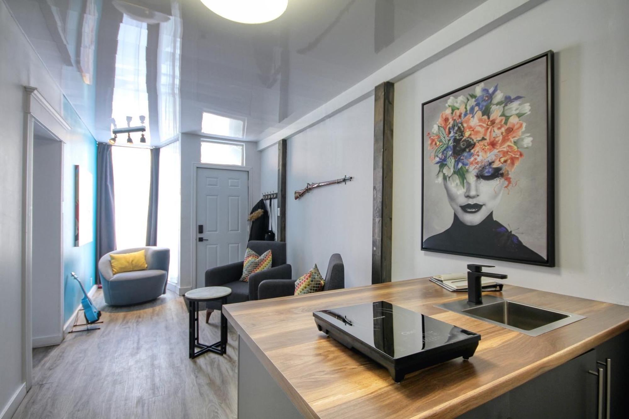 Place Des Arts By Hebergements Dcl *